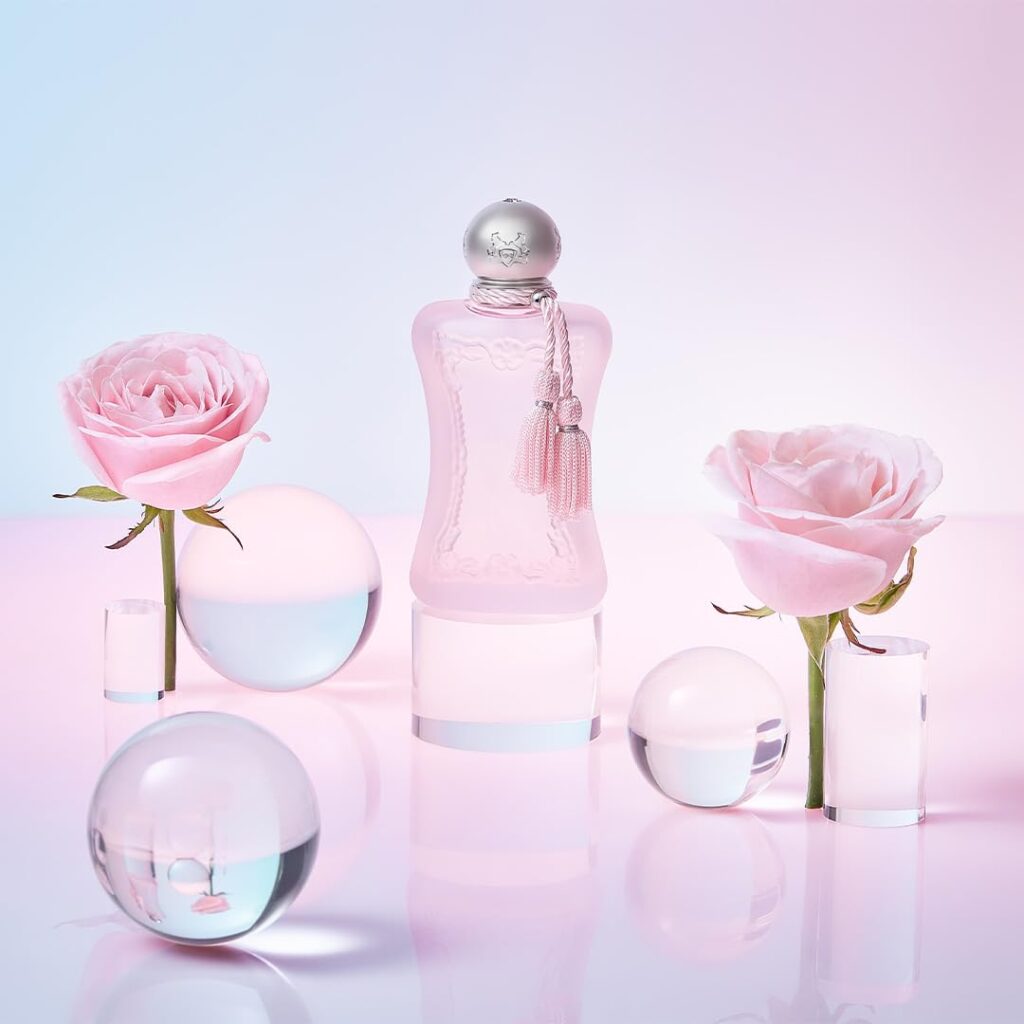 PARFUMS DE MARLY - Delina La Rosée - 1 Fl Oz - Parfum for Women - Top notes Lychee, Pear, Bergamot Essence - Heart notes Turkish Rose, Peony, Transparent flowers - Base notes Soft wood - 30ml